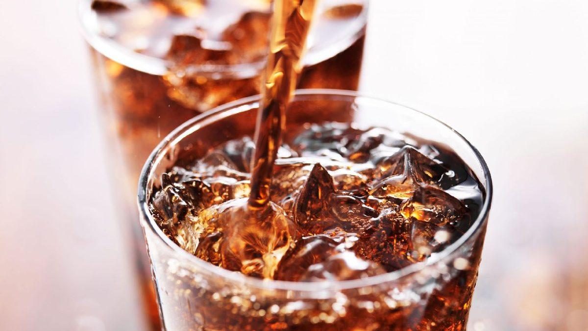 1 Kutu Kola İçtikten Sonraki İlk 1 Saatte  Vücudumuzda Neler Gerçekleşiyor?