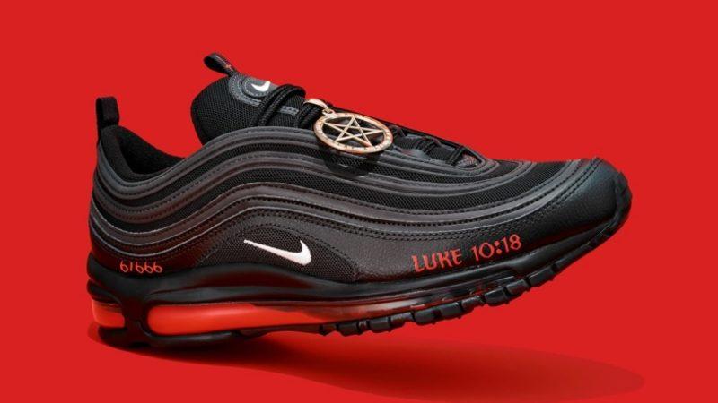 Nike, İçinde İnsan Kanı Bulunan Ayakkabılar İçin Üreticisini Dava Etti