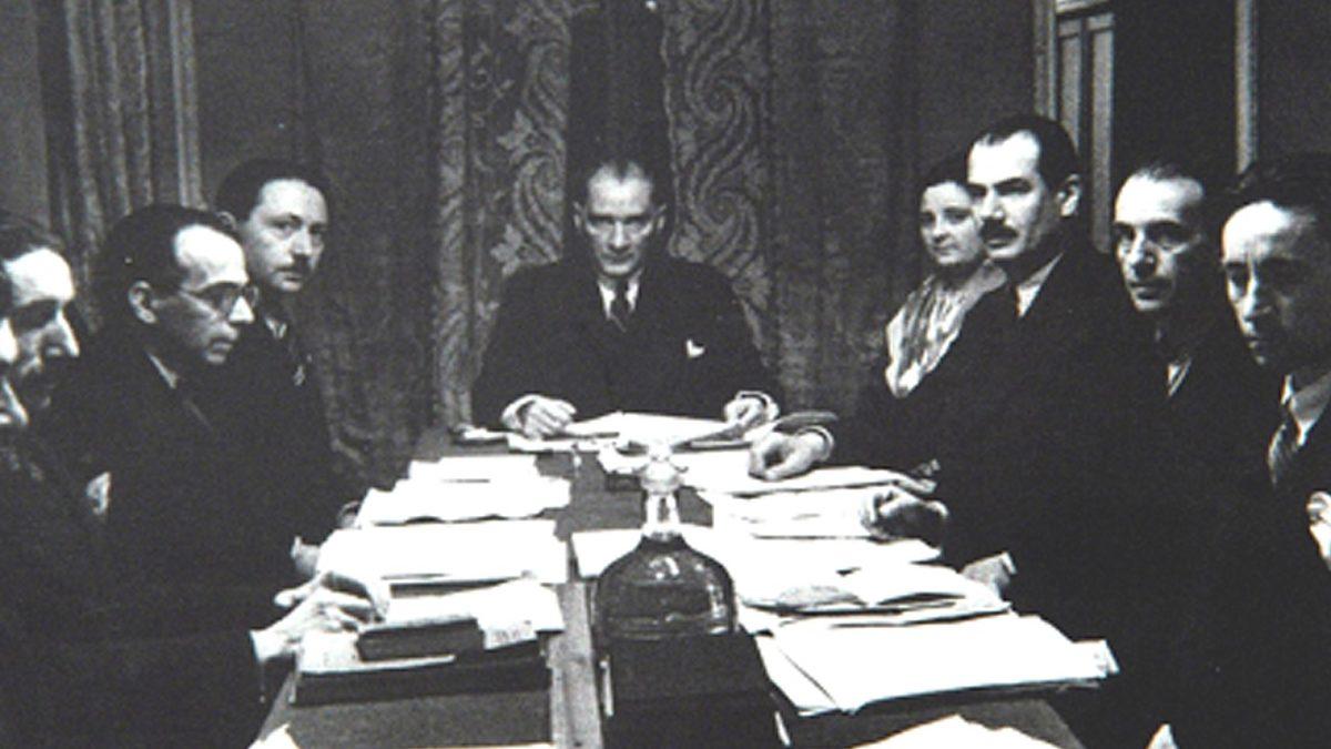 Ulu Önder Mustafa Kemal Atatürk’ün Ölümsüz Eseri Nutuk’tan Alıntılanmış, Geleceğe Işık Tutan 21 Sözü