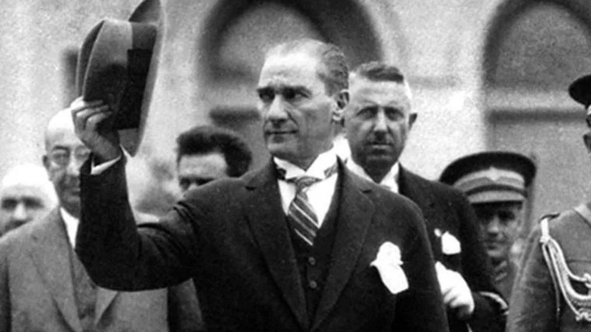 Ulu Önder Mustafa Kemal Atatürk’ün Ölümsüz Eseri Nutuk’tan Alıntılanmış, Geleceğe Işık Tutan 21 Sözü