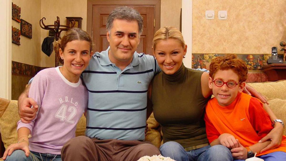 Biraz da Gülelim Canım: Sıra Dışı Aileleri Konu Alan Birbirinden Komik 10 Sitcom Dizisi