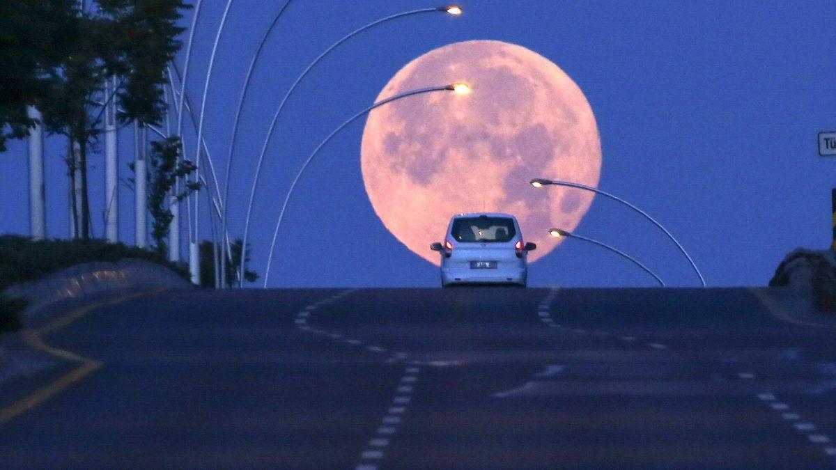 Arabayla Ay’a Gitmek Mümkün Olsaydı Kaç TL’lik Benzin Yakardık?