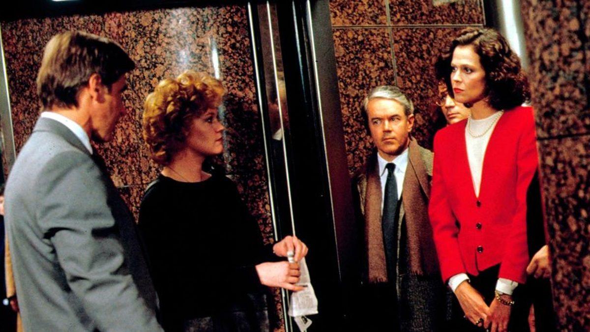 Kraliçe Arı Sendromu: Kadın Yöneticiler İş Hayatında Hemcinslerine Karşı Gerçekten Daha mı Acımasız Davranıyor?