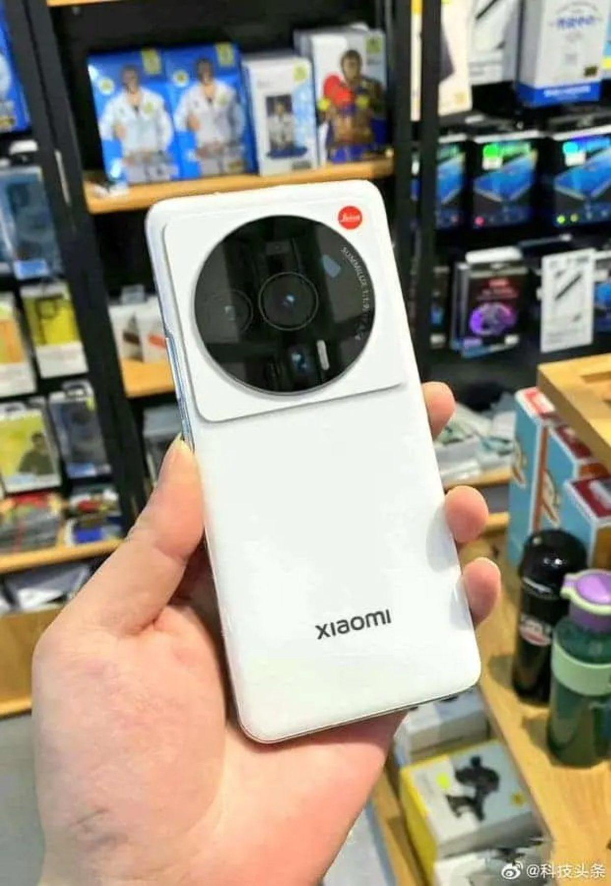 Leica Kameralı Xiaomi 12 Ultra İlk Kez Kanlı Canlı Görüntülendi!