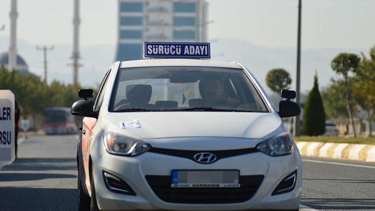 Araba Alamıyorduk, Artık Ehliyet de Alamayacağız: Sürücü Kursları, Katlanan Maliyetler Nedeniyle Kapanmayı Düşünüyor