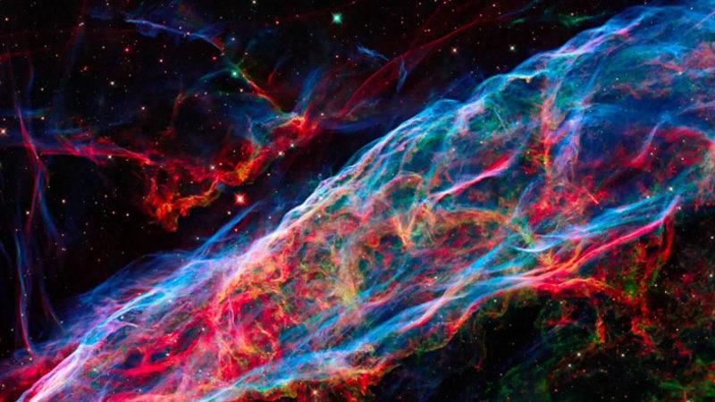 NASA, Peçe Bulutsusu’nun Görsel Efekt Sanacağınız Fotoğrafını Yayınladı