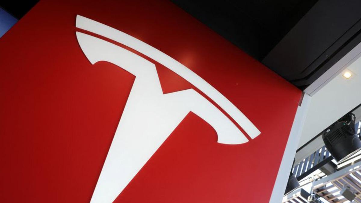 Eski Çalışanları Tesla’yı Dava Etti: ’500 Kişi Haksız Yere İşten Çıkarıldı’