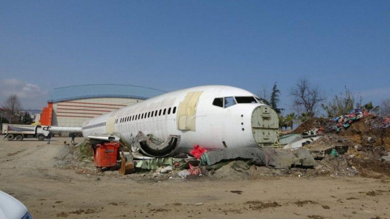 Trabzon’da Pistten Çıkan Uçağın Pide Salonu Olmasına Sosyal Medyadan Gelen Tepkiler