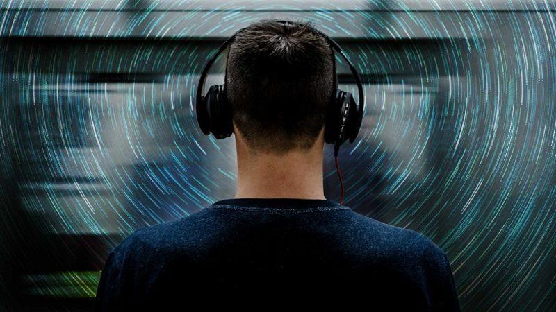 Dinlediği Her Şarkıyı Adeta Yaşayanlar Toplansın: Müzik Dinlemenin Davranışlarımızı Nasıl Etkilediğini Anlatıyoruz!