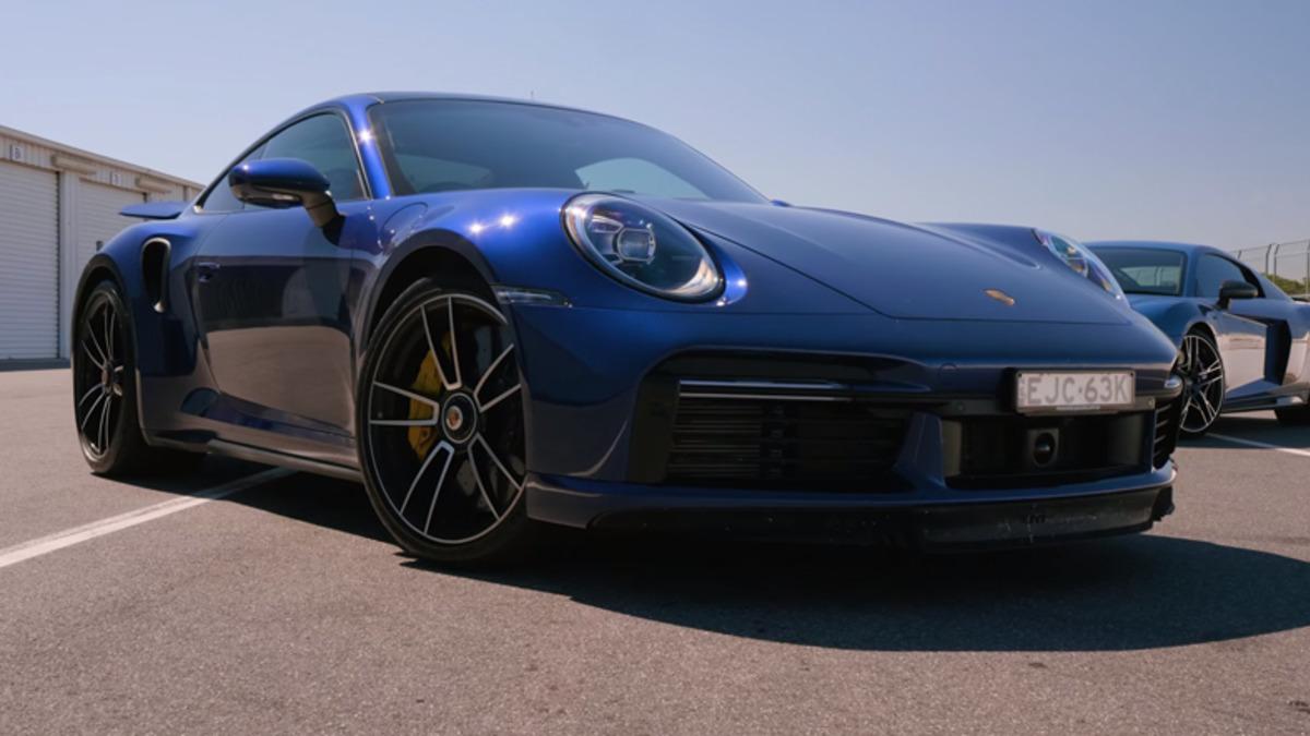 Gerçek Kral Hangisi?: Porsche 911 Turbo S ve Audi R8 V10 Performance Drag Yarışında Karşı Karşıya Geldi [Video]