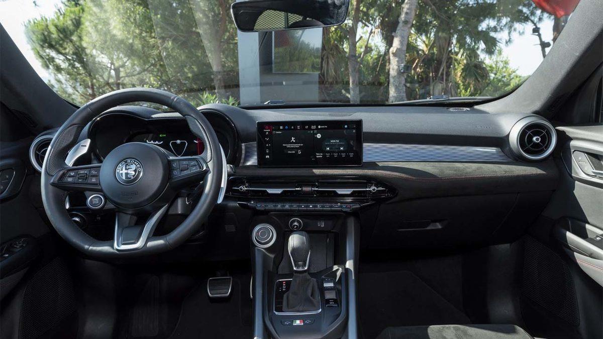 Alfa Romeo Tonale Türkiye’de: İşte Rüya Gibi Tasarımı ve Uykularınızı Kaçıracak Fiyatı!