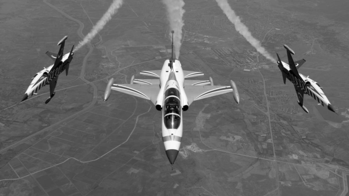 Türk Yıldızları’nın Gösteri Uçağı, Eğitim Uçuşunda Düştü: Pilotumuz Şehit Oldu