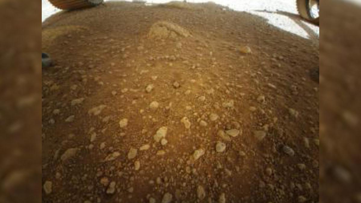 NASA, Mars Helikopteri Ingenuity’den Gelen İlk Renkli Fotoğrafı Paylaştı