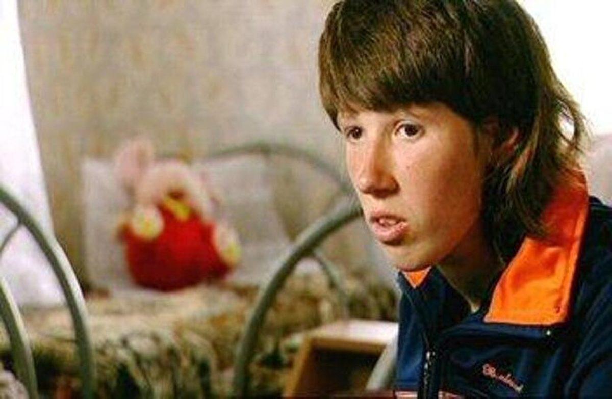 Sokağa Terk Edilip Köpekler Tarafından Büyütülen Kızın Gerçek Hikayesi: Oxana Malaya