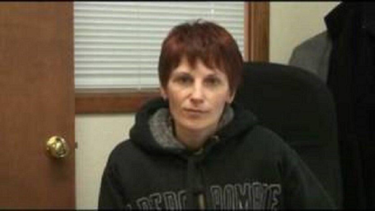 Sokağa Terk Edilip Köpekler Tarafından Büyütülen Kızın Gerçek Hikayesi: Oxana Malaya