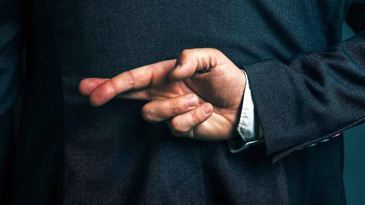 Karşınızdaki İnsanın Size Yalan Söyleyip Söylemediğini Nasıl Anlarsınız?