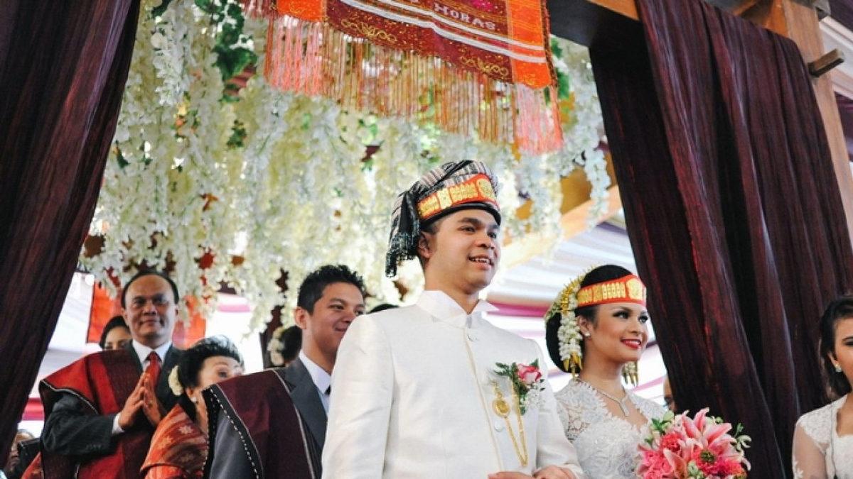 Google Haritalar Yüzünden Yanlış Düğüne Giden Damat, Az Daha Yanlış Kişiyle Evleniyordu