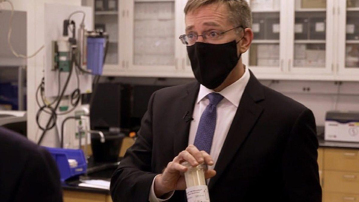 Pentagon, Deri Altına Yerleştirilerek COVID-19’u Semptomlar Oluşmadan Tespit Eden Mikroçip Geliştirdi