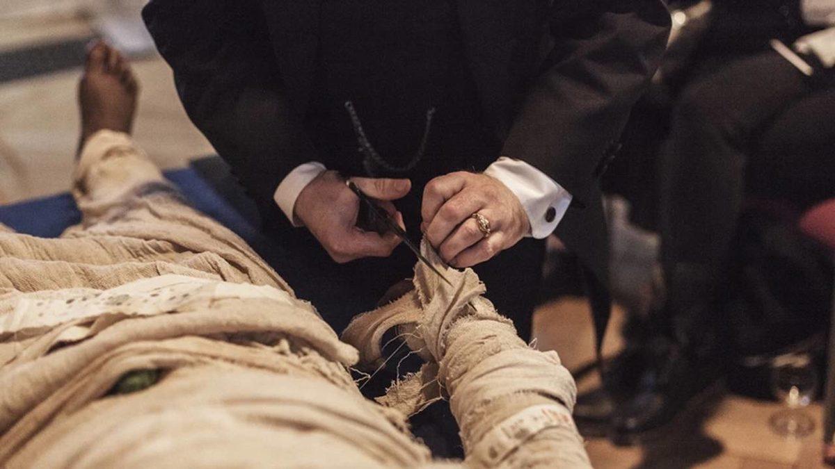 Avrupa’nın Göbeğinde Yüzlerce Yıl Devam Eden Yamyamlık: İlaç Niyetine Mumya Yiyip Kan İçmek…