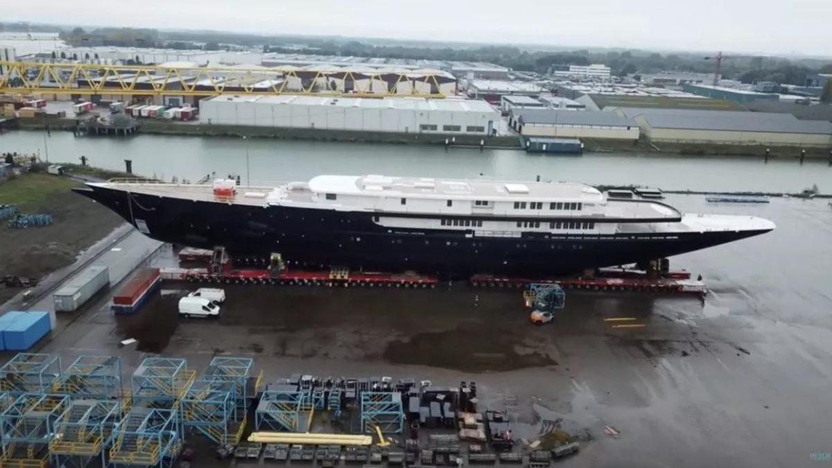 Jeff Bezos’un Devasa Gemisi İçin Tarihi Köprüyü Kaldırma Talebi Tepkiler Sonrası Geri Çekildi