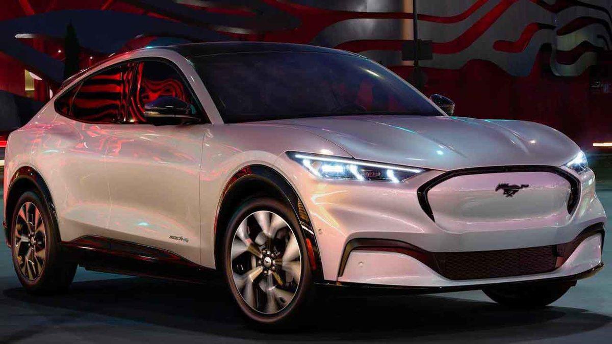 Ford CEO’su, Twitter’da Yaptığı Bir Paylaşım ile Elon Musk ve Tesla’yı Ti’ye Aldı [Video]