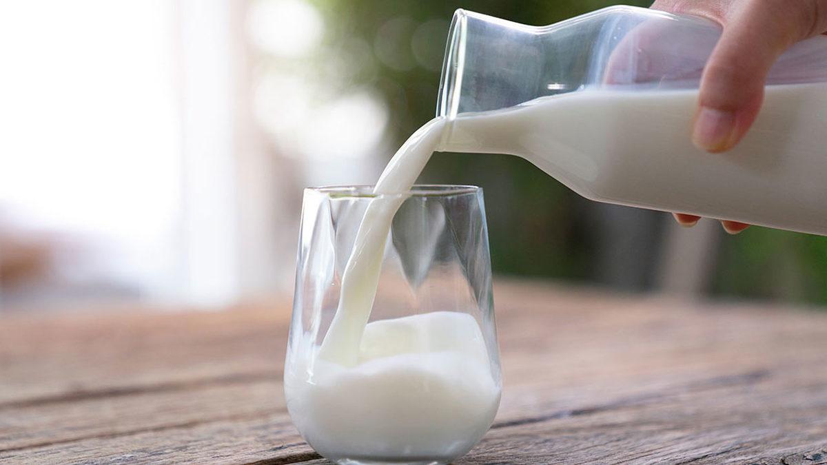 1 Yaşından Küçük Bebeklere İnek Sütü Vermek Neden Tehlikelidir?