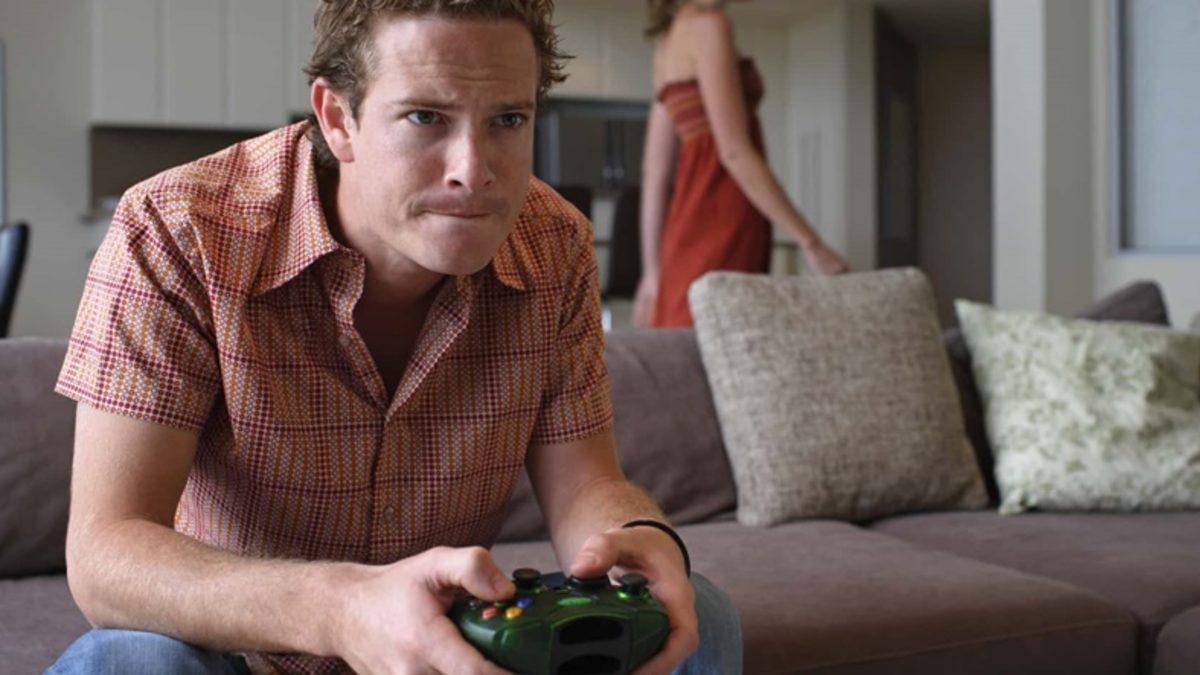 Çocuksu Erkeklerle Çıkan Kadınlar, İlişkide Neden Anne Rolünü Üstlenmek Zorunda Kalıyor?