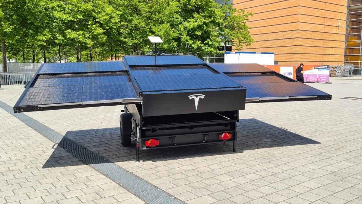 Tesla’dan Elektrikli Otomobillerin En Büyük Sorununa Küfür Gibi Çözüm: Araba Boyutunda Powerbank!