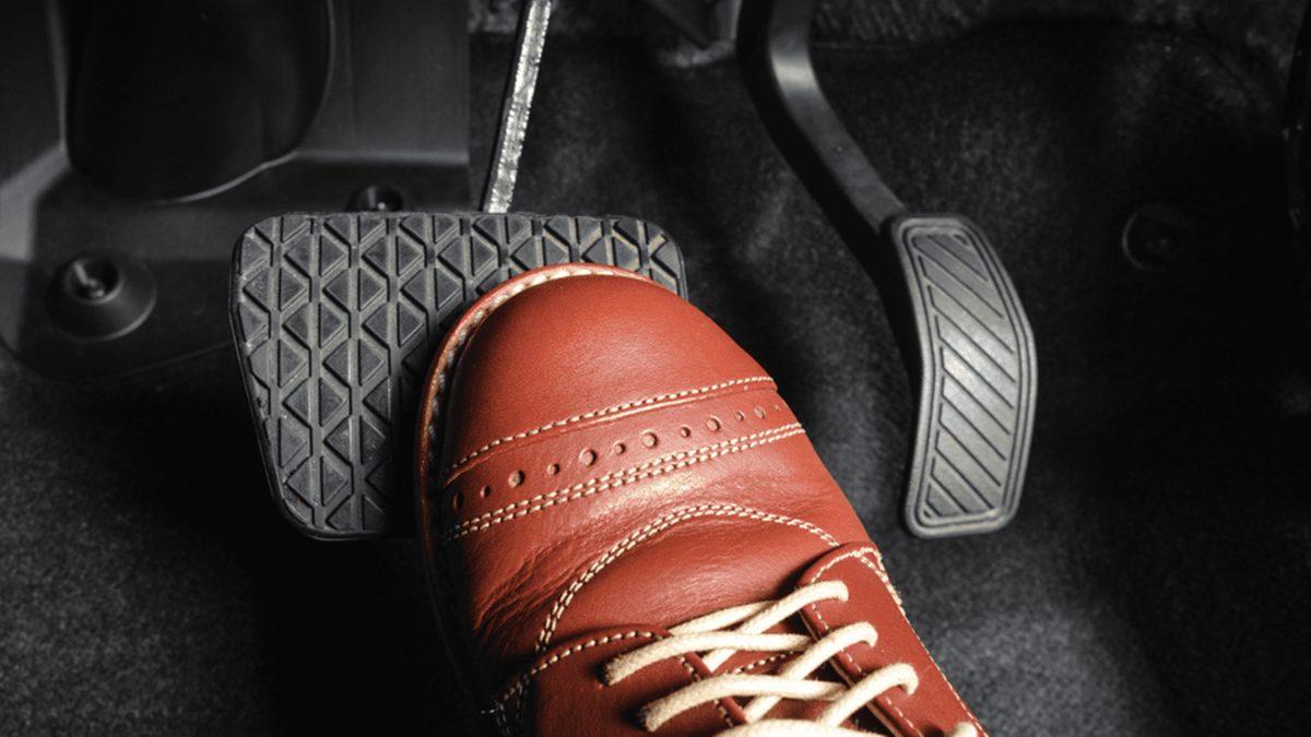 Stres Olmaya Hiç Gerek Yok: En Basit Yöntemleriyle Yokuşta Araba Nasıl Kaldırılır?