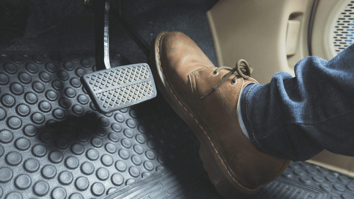 Stres Olmaya Hiç Gerek Yok: En Basit Yöntemleriyle Yokuşta Araba Nasıl Kaldırılır?