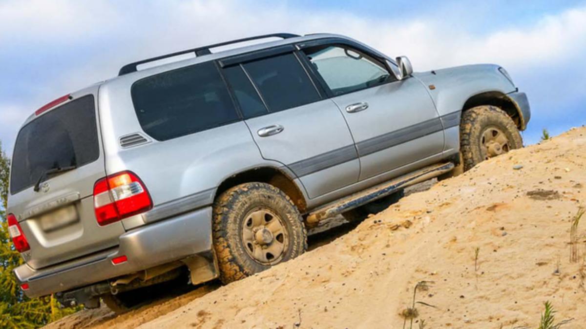 Stres Olmaya Hiç Gerek Yok: En Basit Yöntemleriyle Yokuşta Araba Nasıl Kaldırılır?