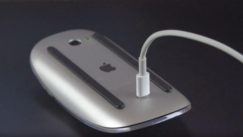 Apple, Magic Mouse 2’nin Sinir Bozucu Tasarım Hatasını Yine Düzeltmedi: Böcek Gibi Ters Çevirip Şarj Etmeye Devam