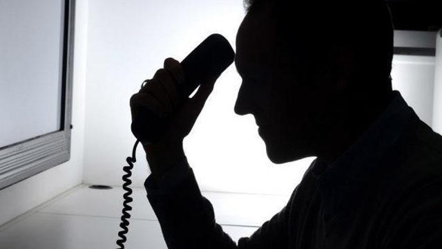 Hong Kong’da Bir Kadın, Telefon Dolandırıcılığı ile 32 Milyon Dolarını Kaptırdı