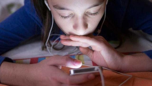 TikTok Hakkında Kan Donduran İddia:  ’Bayılma Challenge’ Akımı, 7 Çocuğun Ölümüne Neden Oldu!