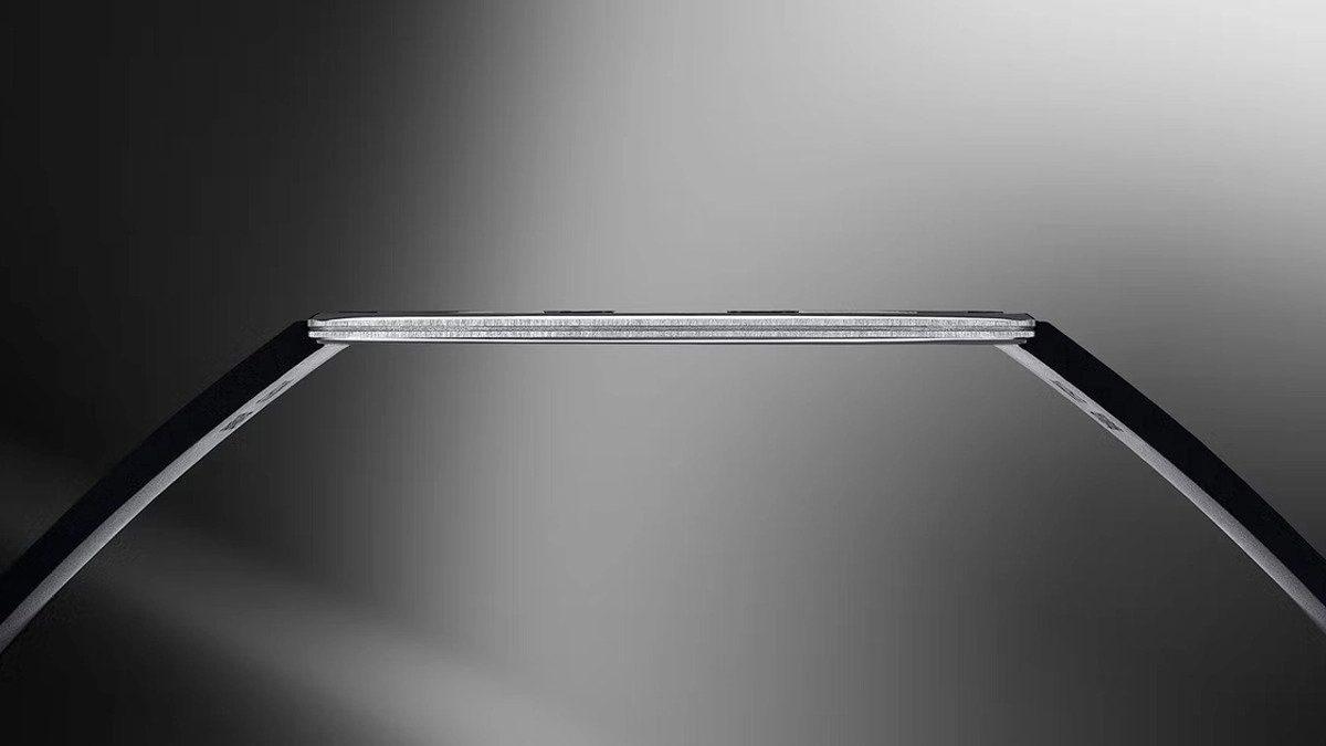 Dünyanın En İnce Saati Satışa Çıktı: Kendi Kitap Ayracı Olacak Kadar İnce, Fiyatı Spor Otomobil Satın Alabilecek Kadar Yüksek