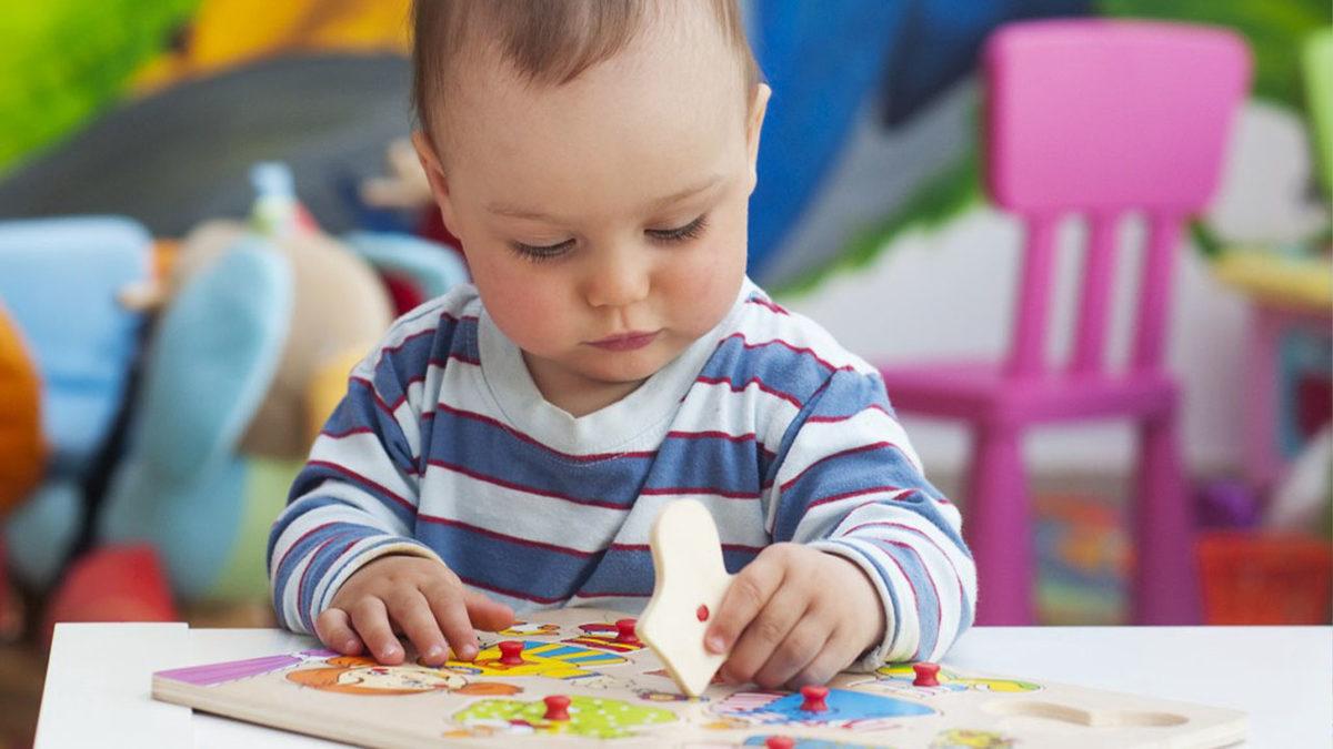 Aktivite Masasının Çocuklar Üzerindeki Faydaları Nedir? Çok Yönlü 6 Aktivite Masası Tavsiyesi