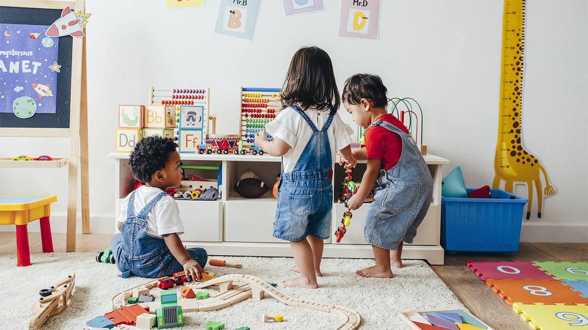 Aktivite Masasının Çocuklar Üzerindeki Faydaları Nedir? Çok Yönlü 6 Aktivite Masası Tavsiyesi