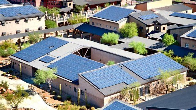 Elon Musk, Her Evin Kendi Elektriğini Üretmesini Sağlayacak Projesinde Yaptıkları Büyük Hatayı İtiraf Etti