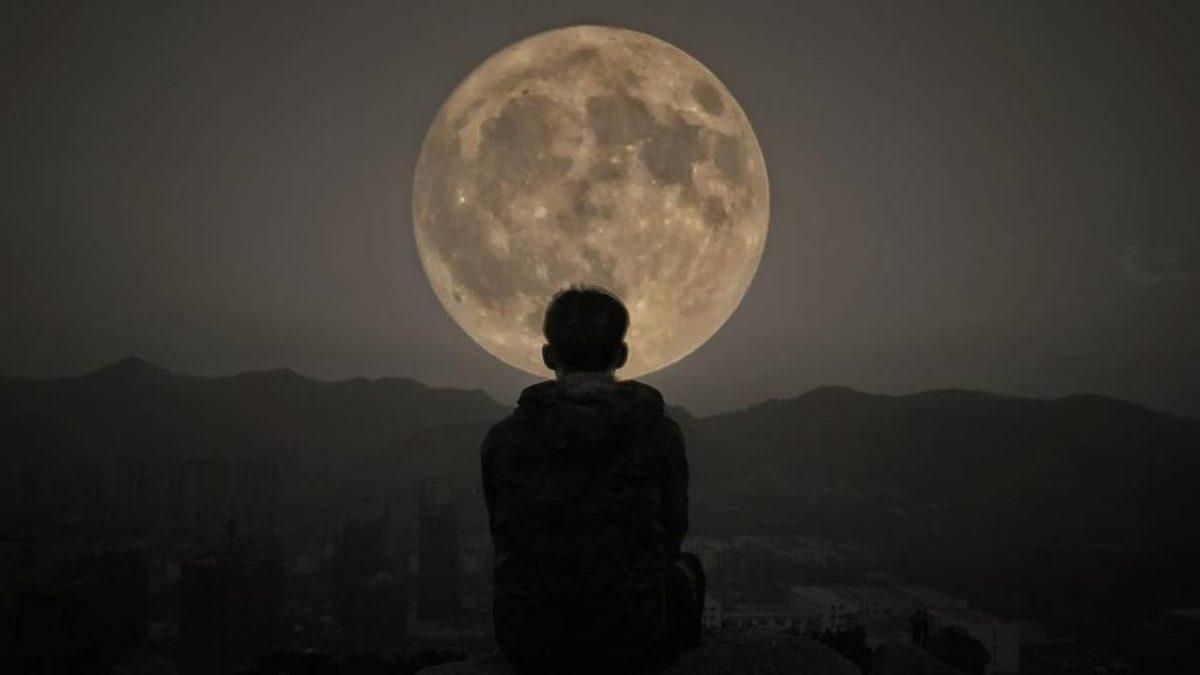 Denizleri Bile Kabartan Dolunay, Vücudunun %60’ı Sudan Oluşan İnsanları Gerçekten Etkiler mi?