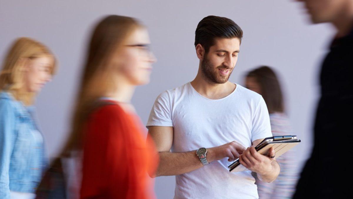 Bir Yüksek Lisans Mezununun Gözünden: Öğrencilerin Akademide Yaşadıkları Zorluklar, Engeller ve Mobbing Üzerine