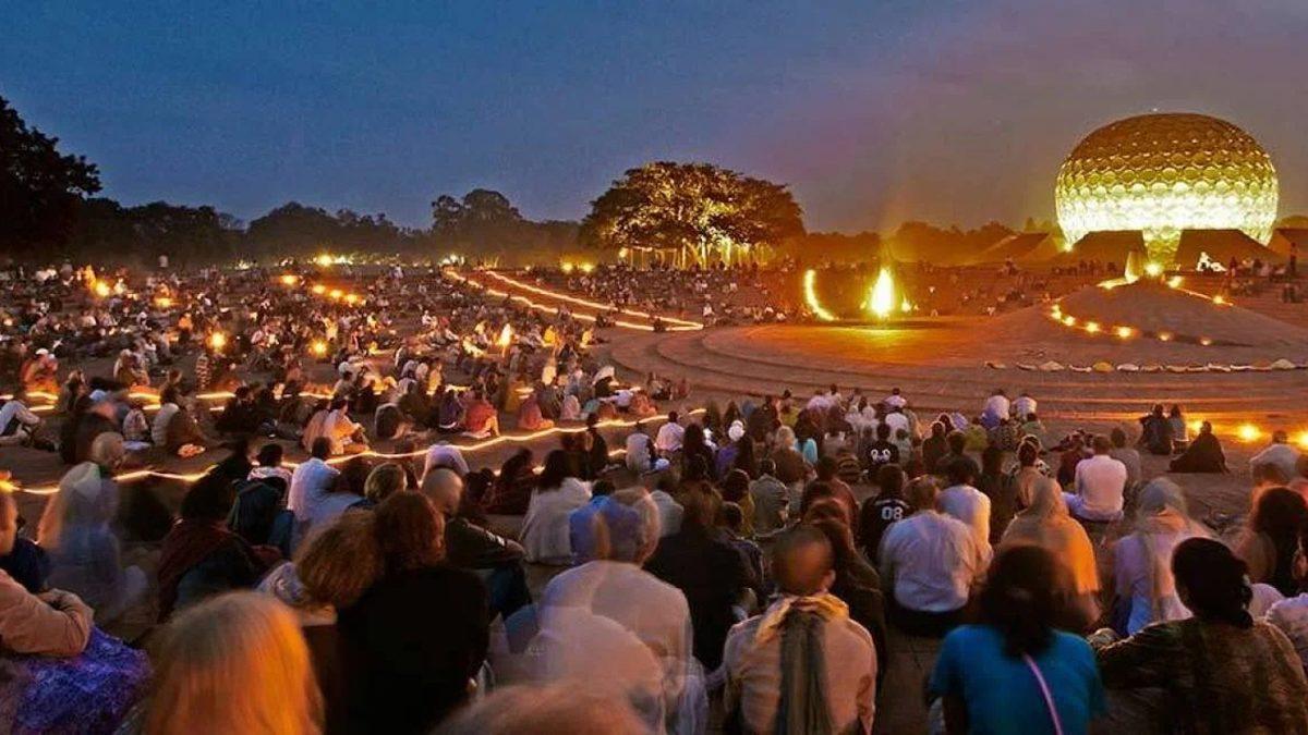 Siyaset, Din ve Paranın Girmesinin Yasak Olduğu Gerçek Şehir: Auroville (Evet, Kulağa Ütopik Geliyor)