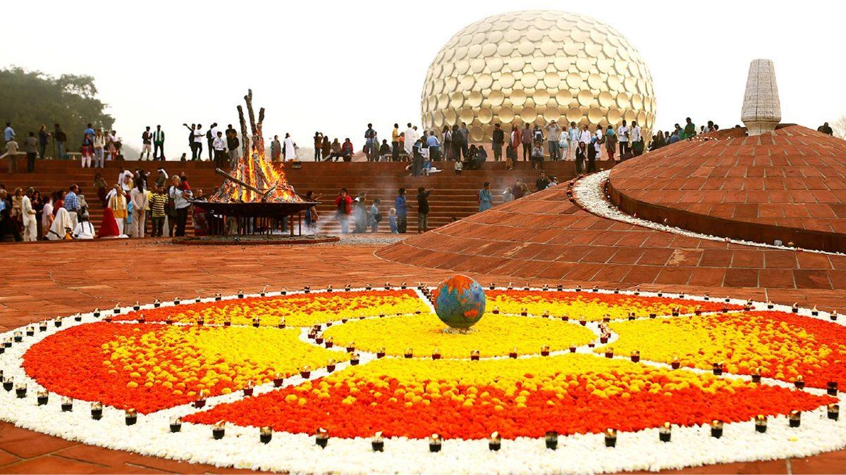 Siyaset, Din ve Paranın Girmesinin Yasak Olduğu Gerçek Şehir: Auroville (Evet, Kulağa Ütopik Geliyor)