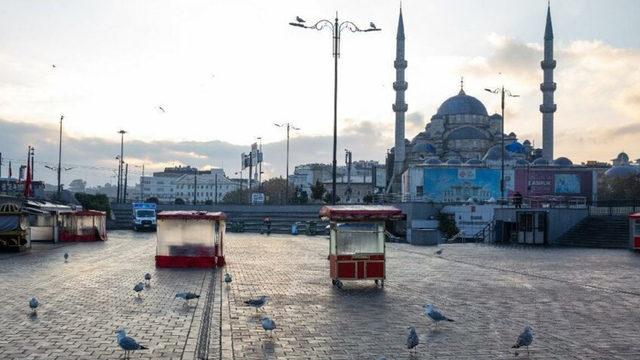17 Günlük Tam Kapanma Resmen Başladı: İşte Bilinmesi Gereken İzinler ve Yasaklar
