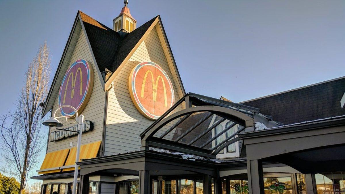 Ne Kahve Ne de Hamburger... McDonald’s, Starbucks, KFC Gibi Devlerin Adeta Para Basmalarının Asıl Sebebi