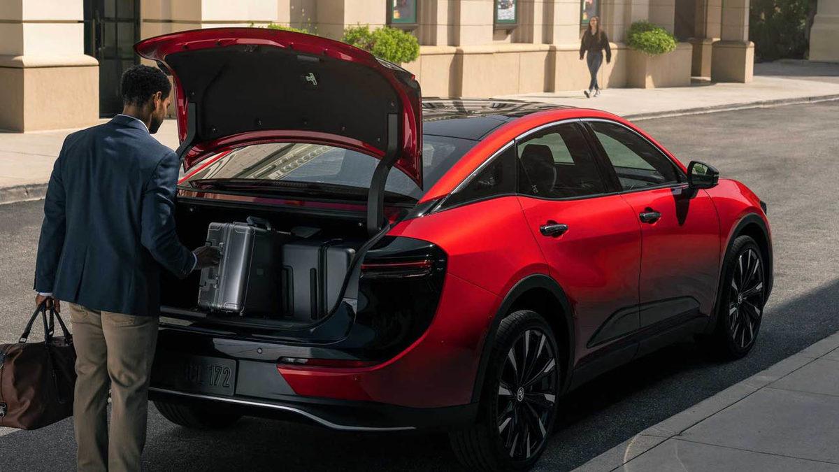 2023 Toyota Crown Tanıtıldı: Tasarımına Ayrı, Performansına Ayrı Hayran Kalacaksınız...