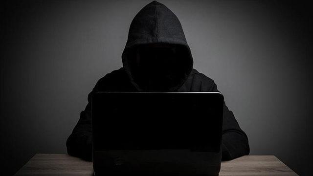 Türk Hacker Sitesinde Beyin Yakan İlan: 10 Bin Peşin, 70 Bine Yakalama, Arama ve Yurt Dışı Çıkış Yasağı Kaldırılır