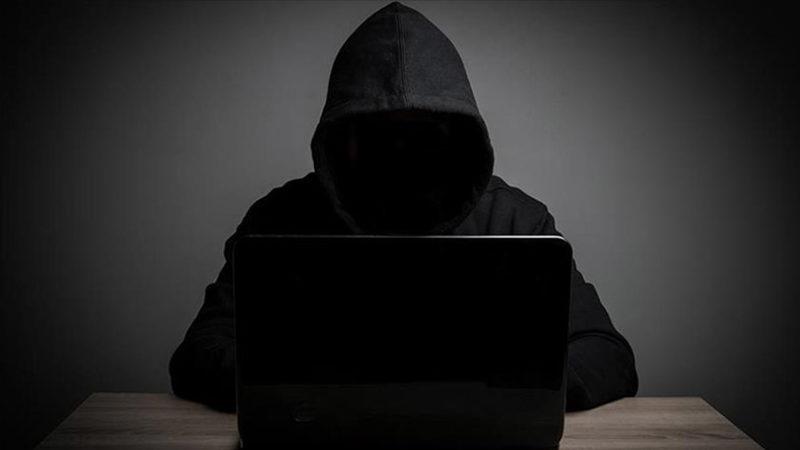Türk Hacker Sitesinde Beyin Yakan İlan: 10 Bin Peşin, 70 Bine Yakalama, Arama ve Yurt Dışı Çıkış Yasağı Kaldırılır