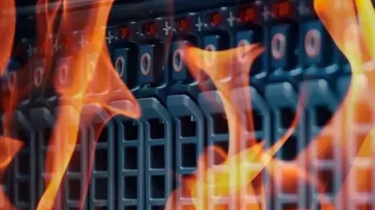 İngiltere, Tarihinin En Sıcak Günlerini Yaşıyor: Google Sunucuları Soğutma Hatası Vermeye Başladı