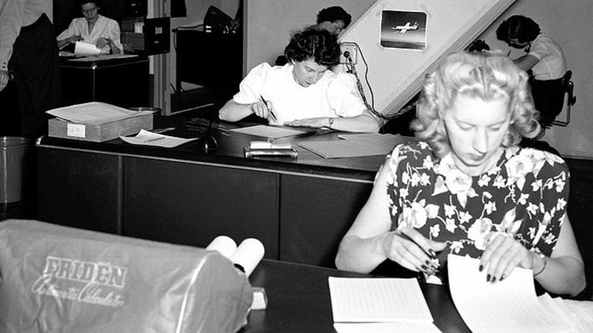 Teknolojinin Yıllar Geçtikçe İnsanların Elinden Aldığı 9 İlginç Meslek