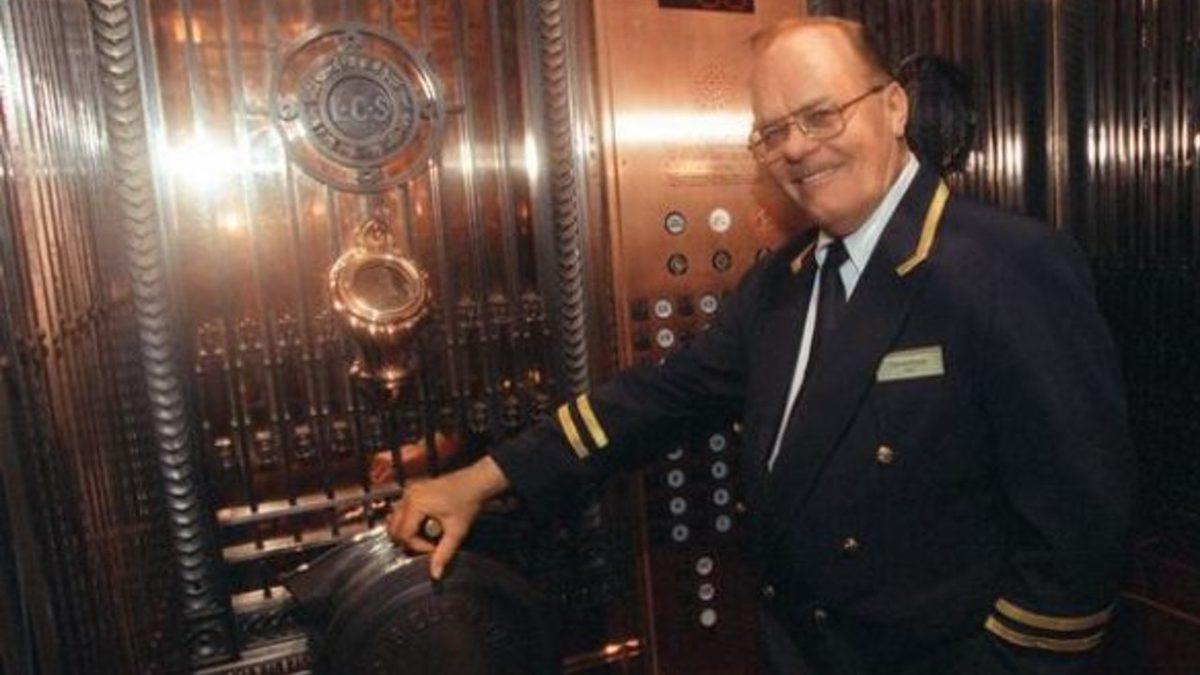 Teknolojinin Yıllar Geçtikçe İnsanların Elinden Aldığı 9 İlginç Meslek